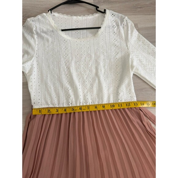 Shein Frenchy Eyelet Embroidery Pleated Hem Dress size Large - Picture 2 of 7